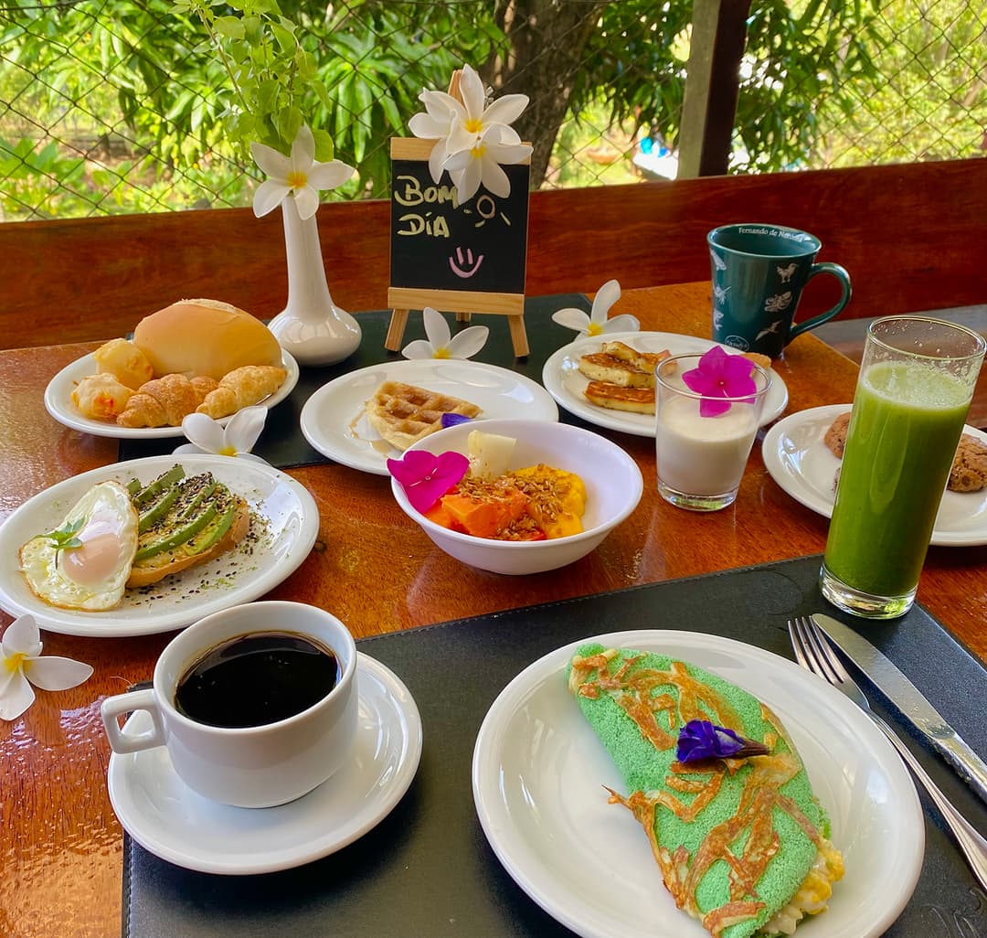 Café da manhã à la carte do Restaurante do Vale em Fernando de Noronha